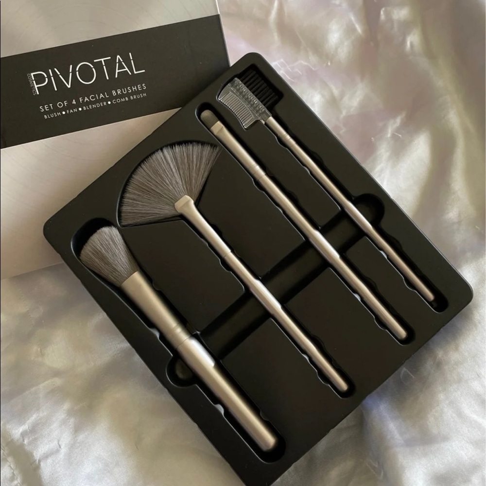 4 piece brush set - Pivotal Cosmetics
